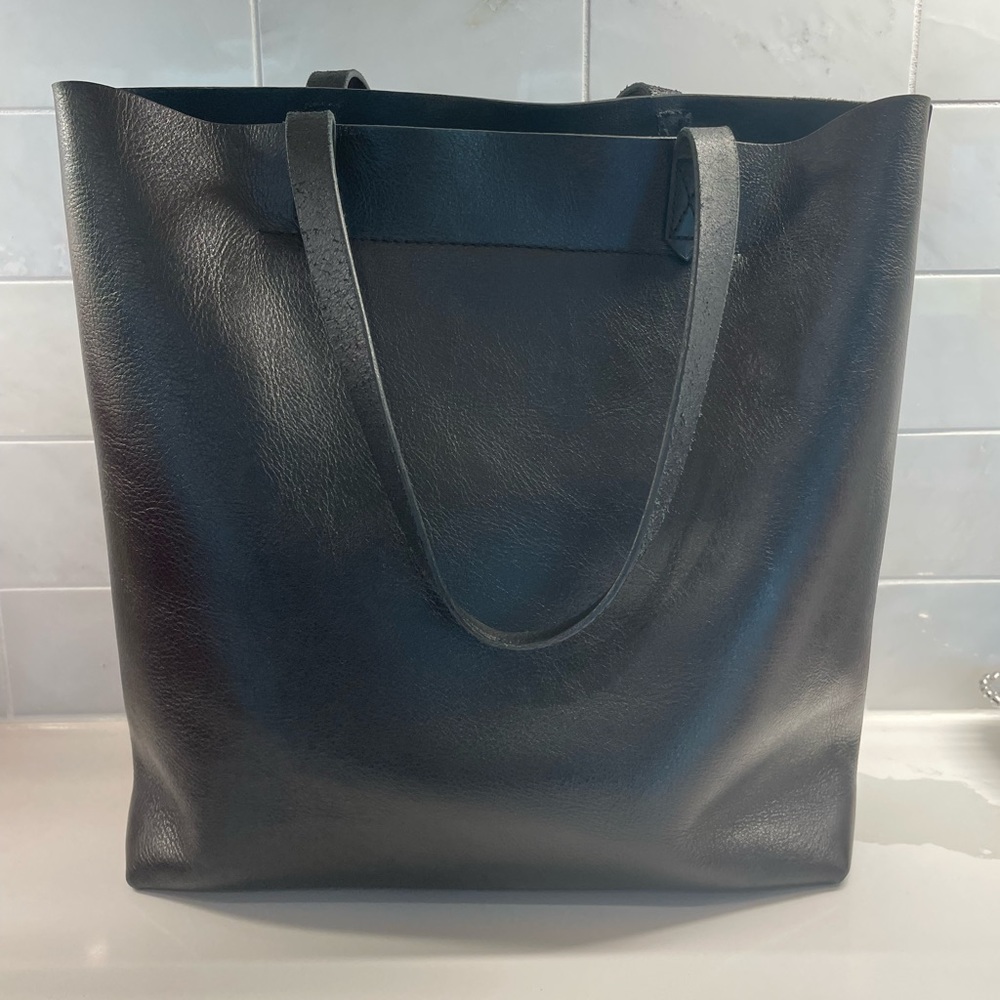 Good Condition Madewell black color leather medium transport